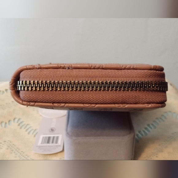 🌞Daisy Fuentes Zip Around Wallet - Picture 7 of 9